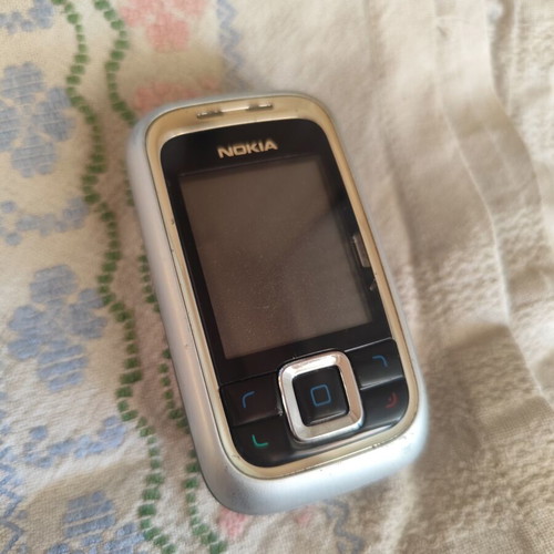 Nokia 6111 used, silver, up to 7.9 MP camera