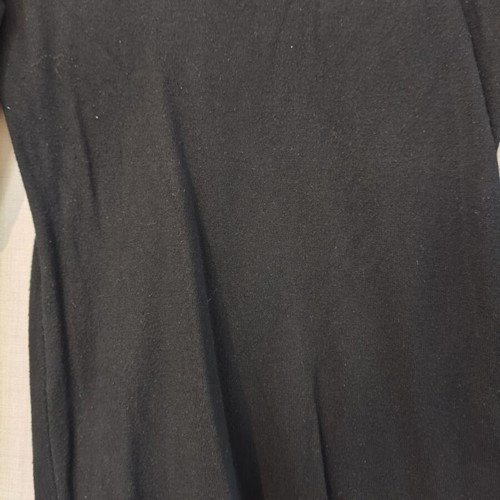 Women's black long-sleeve blouse with V-neck like new, one size