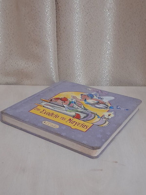Children's Book "Sto Scholeio tis Mageias" used, Greek