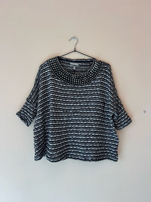 ZARA wide sweater with spikes used, black, size S
