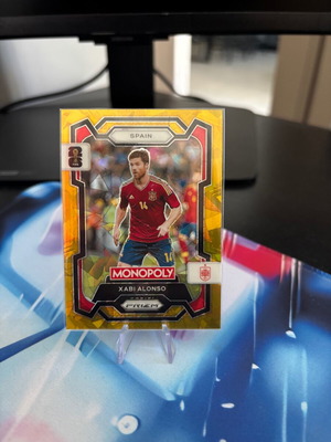 Xabi Alonso #40 Gold Cracked Ice Prizm Panini Prizm Monopoly FIFA World Cup 2026 card like new