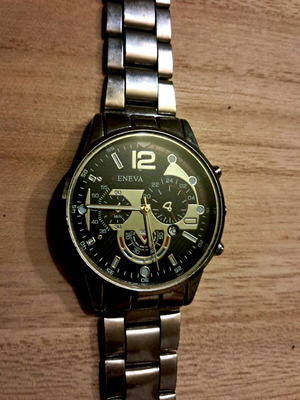 No name ανδρικό ρολόι ασημί σαν καινούργιο