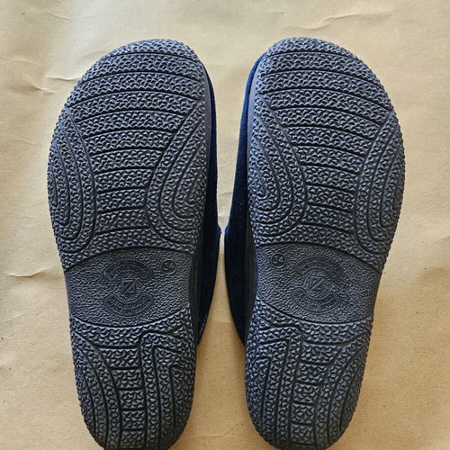 Mini Max Pac Man Anatomical Slippers Size 34 Like New Blue