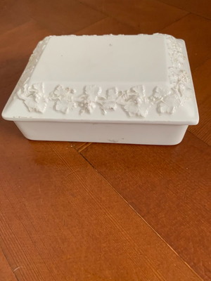 Διακοσμητικό κουτάκι Wedgwood του 1940 με μικρό ραγίσμα