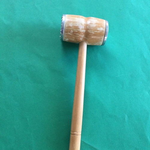 Kitchen meat tenderizer used with minimal wear