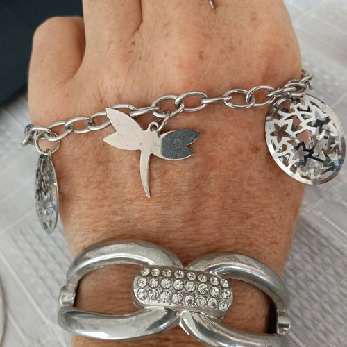 Set of 10 silver-tone jewelry pieces