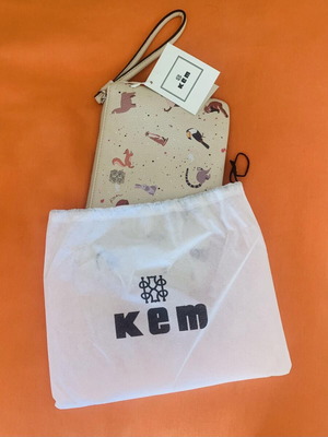 Madagascar synthetic material pouch new with zipper closure