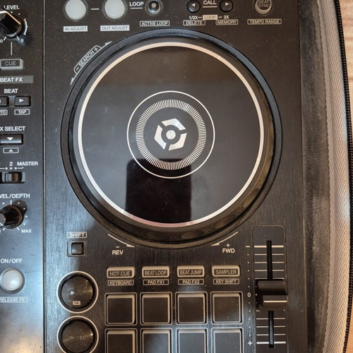 Pioneer DDJ 400 DJ controller with case