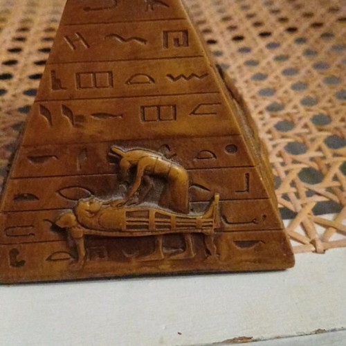 Isida Egyptian wooden figurine like new 0.25x0.25