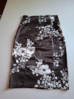 Bodycon skirt Blanco size M used, white and brown