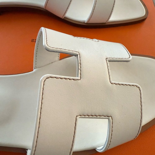 Hermes Oran Sandal white size 38.5 like new