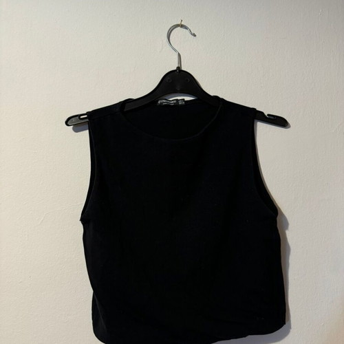 Crop top used black, size M from Stradivarius