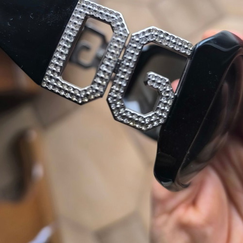 Dolce & Gabbana sunglasses like new, black with case