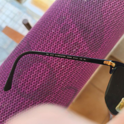 Ray-Ban Clubmaster Classic sunglasses like new, black and gold