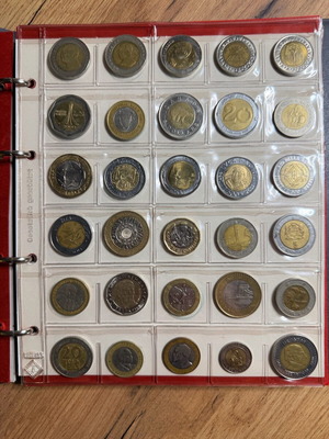 Συλλογή 57 διμεταλλικών νομισμάτων μεταχειρισμένη, παγκόσμια