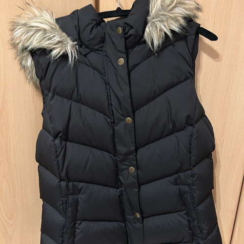 Gap sleeveless vest like new, size M, black