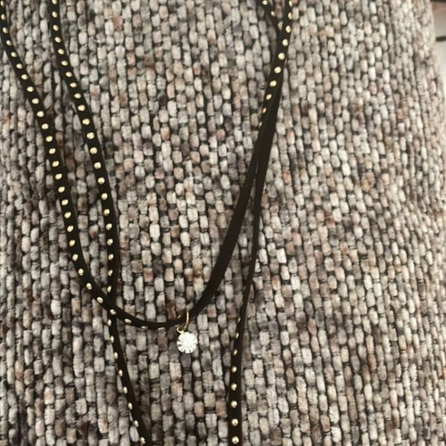 Jewelry set like new, pack of 5 pieces with necklaces and bracelets
