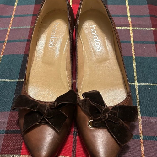Haralas brown low heel pumps new, size 38.5