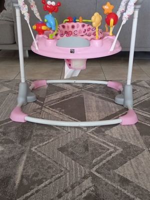 Jumberoo Moni like new with rotating seat and music