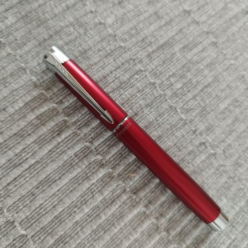 Parker Esprit fountain pen like new, Boudoir Red