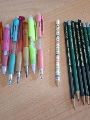 Pencils used mechanical Pilot 0.5 and 0.7 and classic Faber Castel and Eberhard Faber