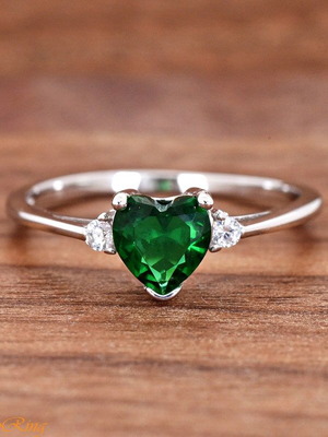 Solitaire Ring with Zircon in Plated Silver 925
