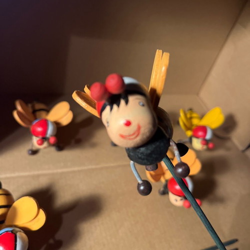 Wooden handmade old bees, set of 6 pieces