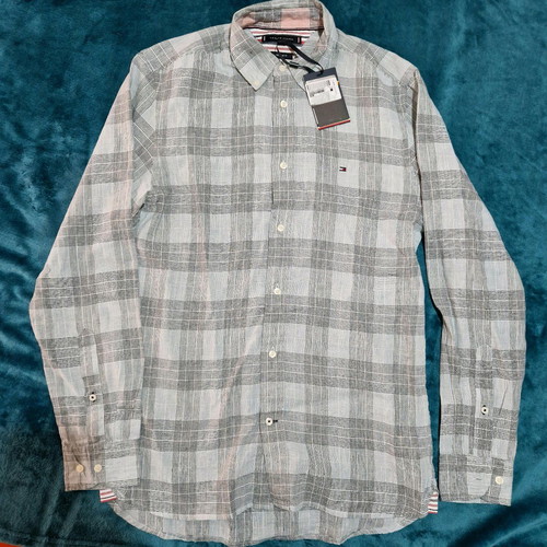 Tommy Hilfiger shirt Small new, fits medium size