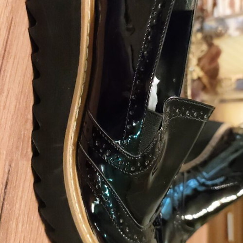 Loafers Celebrity black patent leather like new, size 38