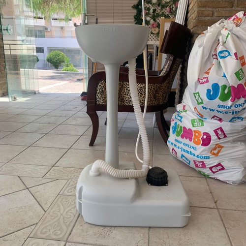 Autonomous water supply sink like new