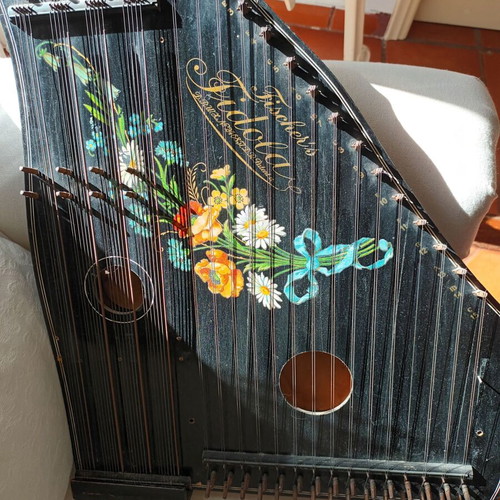 ZITHER vintage musical instrument