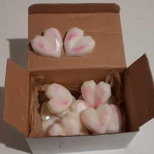 Wax melts handmade set of 4, 3D geometric heart with gardenia and rose scent