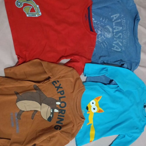 Autumn clothing set for 4-year-old boy, like new, 6 tops, wool cardigan, jean shirt