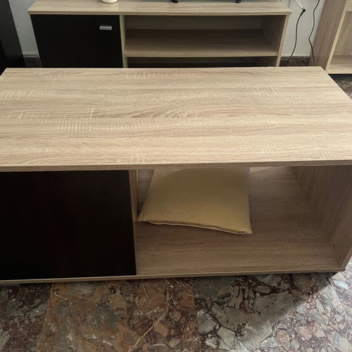 Living room unit with coffee table
