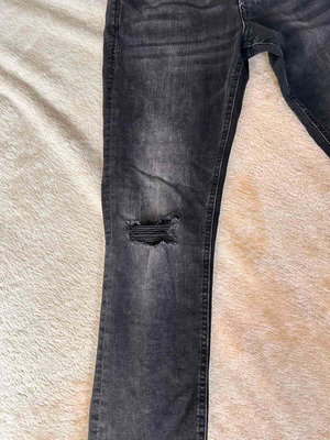 Jack & Jones ανδρικό jean παντελόνι σαν καινούργιο, μέγεθος 29-32, γκρι ξεβαμένο με τρύπες