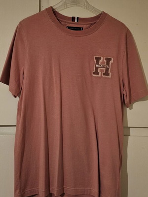 Tommy Hilfiger t-shirt medium used, pink