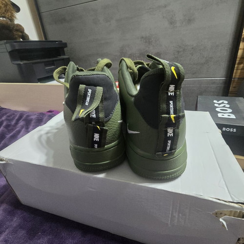 Nike Air Force 1 '07 LV8 Utility sneakers size 43, green