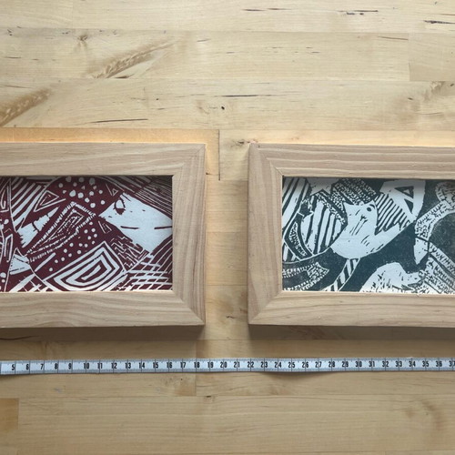 Set of small wooden frames with engravings like new