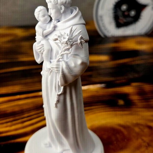 Decorative Saint statue with child new, minimal design