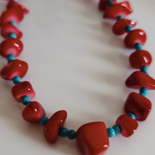 Nephrite and chalcedony necklace