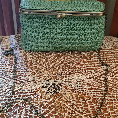 Knitted shoulder bag new green handmade with frame