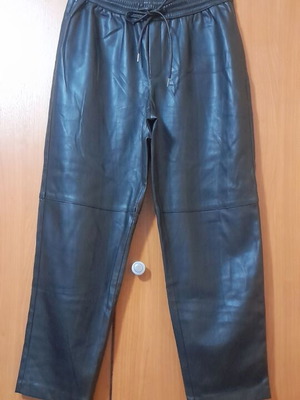 Mango μαύρο παντελόνι jogger μέγεθος M σαν καινούργιο, οικολογικό δέρμα