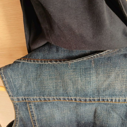 Denim sleeveless vest like new, size S, blue with removable hood