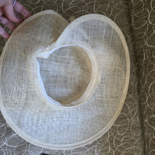 Gallery Lafayette hat 100% Sinamay new, beige, size 57
