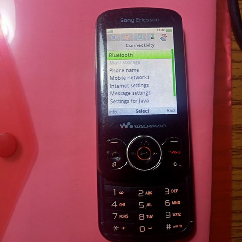 Sony Ericsson w100 Spiro Walkman used with second device gift