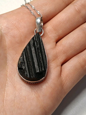 Necklace with large authentic black tourmaline and 925 silver chain new