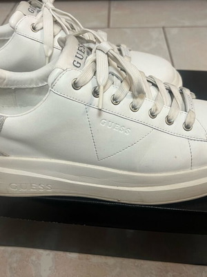 Guess men's sneaker 43 like new, white