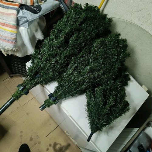 Christmas tree used 2.10 cm