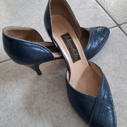 Sevastakis leather pumps blue size 37 like new