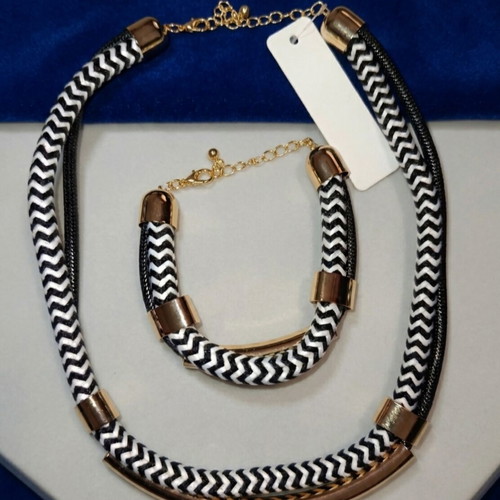 Necklace and bracelet set new with tag